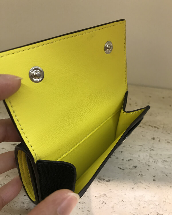 セリーヌ　トリオンフ　イエロー 三つ折り財布 イエロー（黄色）系 CELINE Triomphe(セリーヌ トリオンフ