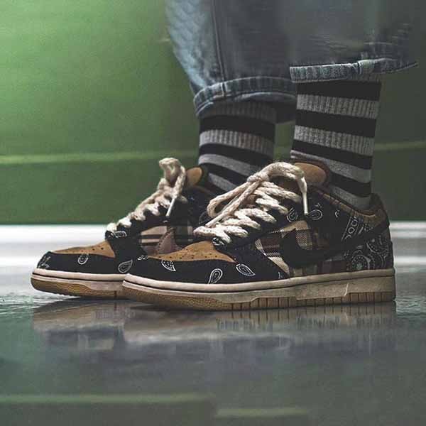 大人気コラボ！【ナイキ トラヴィス 偽物】 DUNK LOW×TRAVIS