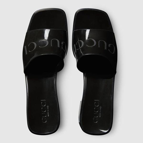 グッチ サンダル 偽物】フロントエンボスロゴ☆ラバー☆スライド グッチ サンダル 偽物】フロントエンボスロゴ☆ラバー☆スライド