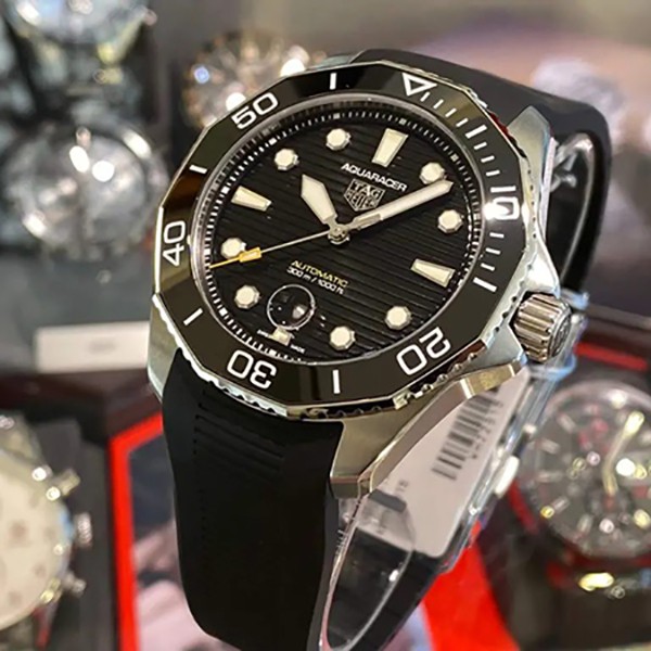 タグホイヤー WBP201A 腕時計 44mm 自動巻き タグホイヤー TAG HEUER WBP201A 自動巻き 44mm