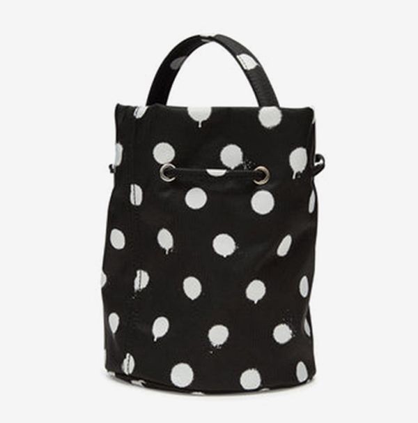 セールで奇跡の入荷!】☆バレンシアガ 偽物☆ドット柄 ナイロン セールで奇跡の入荷!】☆バレンシアガ 偽物☆ドット柄 ナイロン