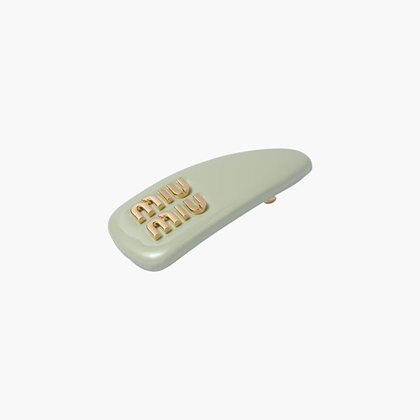 その他 myumyu ミュウミュウ」 新作レザーコレクション。マイクロチャームで