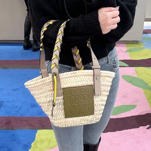 LOEWE カーフスキン編み込みハンドル バスケットバッグ LOEWE カーフスキン編み込みハンドル バスケットバッグ - メルカリ