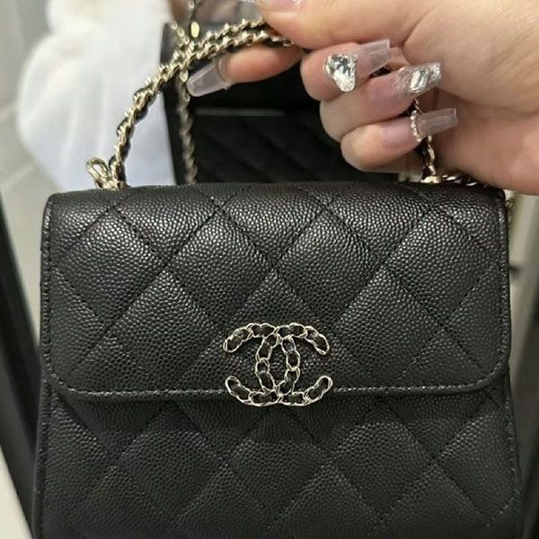 シャネル チェーン付きクラッチ ミニショルダーバックコピー シャネル チェーン付きクラッチ ミニショルダーバックコピー