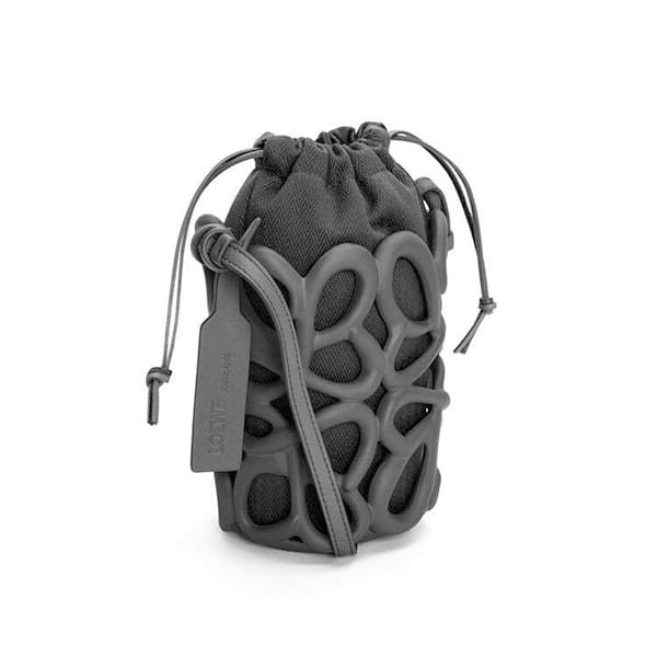 関税なしロエベ アナグラム インフレーテッド ポケット バッグ 偽物 3