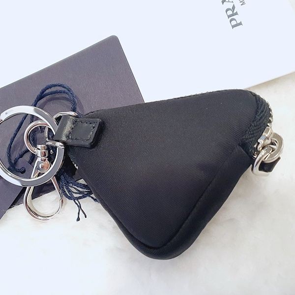 セール】三角ログ* プラダ キーホルダー 偽物* 2TT152_ZPG