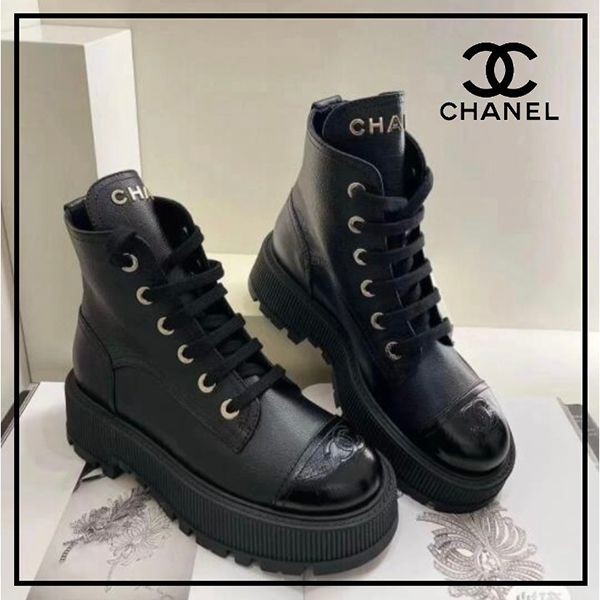 デザインがかわいい♡】CHANEL ショートブーツ (CHANEL/ショート