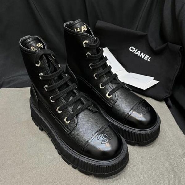 CHANEL♡パール×チェーンショートブーツ(38・黒) CHANEL♡パール×チェーンショートブーツ(38・黒)