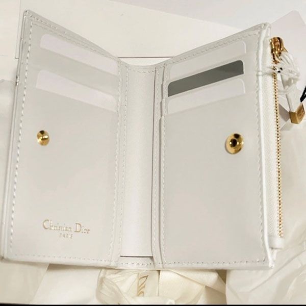 新作 新品 Christian Dior ディオール DIOR CARO ダリアウォレット Butterfly Zodiac ホワイト ゴールド -  メルカリ
