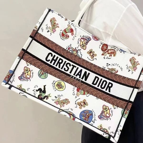 【お気軽にコメントどうぞ♡】 ChristianDiorミディアムトート ディオール Dior ブックトート ミディアム トートバッグ A4