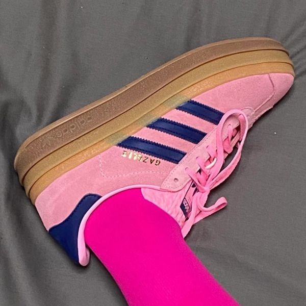 adidas ピンクガゼル 新品 adidas Originalsガゼル インドア24.0cm - メルカリ