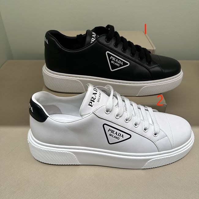 入手困難 PRADA レザー スニーカー ホワイト 即日発送