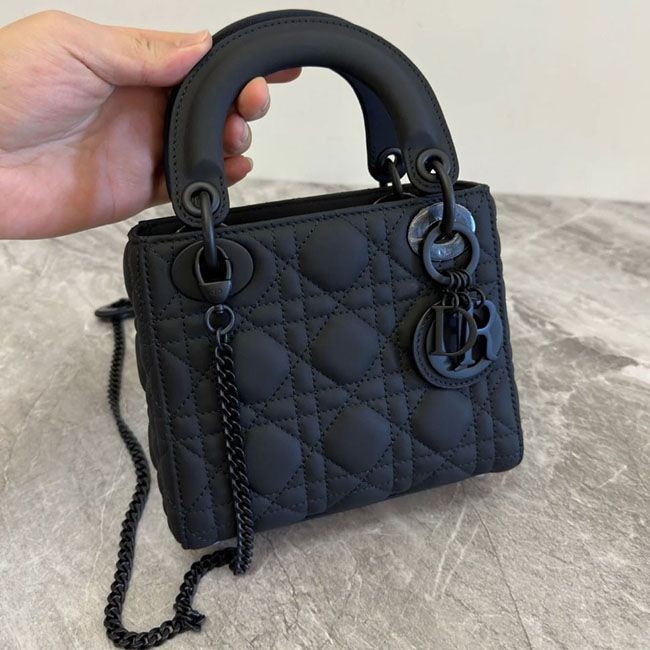 週末価格　バッグ 　カナージュ ウルトラマット マットブラック　1回使用　美品 Dior ディオール レディーディオール カナージュミニ2Way