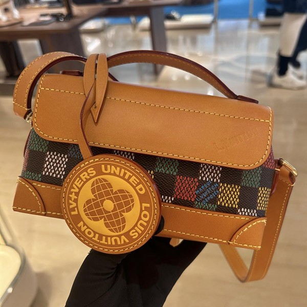 【ルイヴィトン　スティーマー（限定色）】 LOUIS VUITTON ルイ・ヴィトン 未使用品 超豪華 希少 極上の逸品