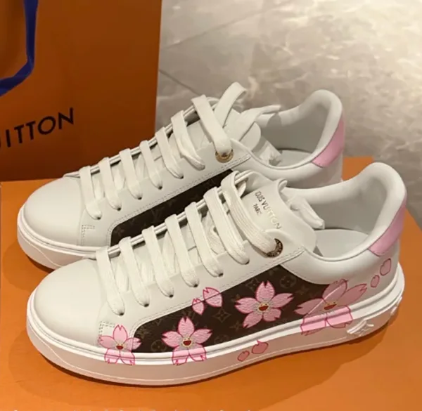 特別価格!【ルイヴィトン】村上隆コラボ タイムアウト 特別価格!【ルイヴィトン】村上隆コラボ タイムアウト