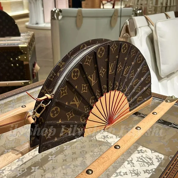 【ルイヴィトン】LV コンパクトウォレット ゴールドLV サークル LVルイ・ヴィトン/財布/Monogram Unplantレザー、。コンパクト