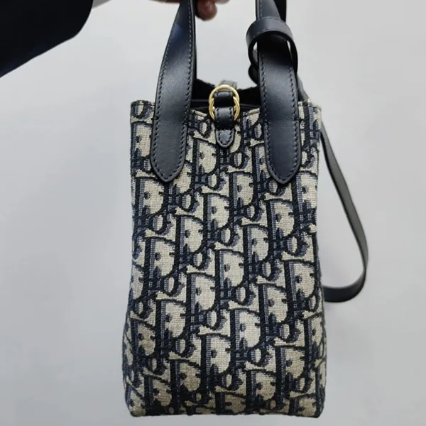 ◆国内発送◆Dior Signature バケット バッグ スモール DIOR | Signature バケットバッグ スモール グレインドカーフスキン