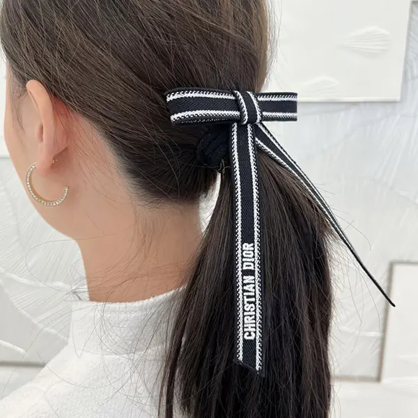 Christian Diorエンブロイダリー Dior Twist リボンバレッタ DIOR | Dioriviera Christian Diorエンブロイダリー Dior Twist