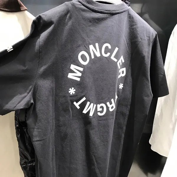 限定コラボ【MONCLER x FRGMT】バックロゴTシャツ☆2色 限定コラボ【MONCLER x FRGMT】バックロゴTシャツ☆2色 (MONCLER