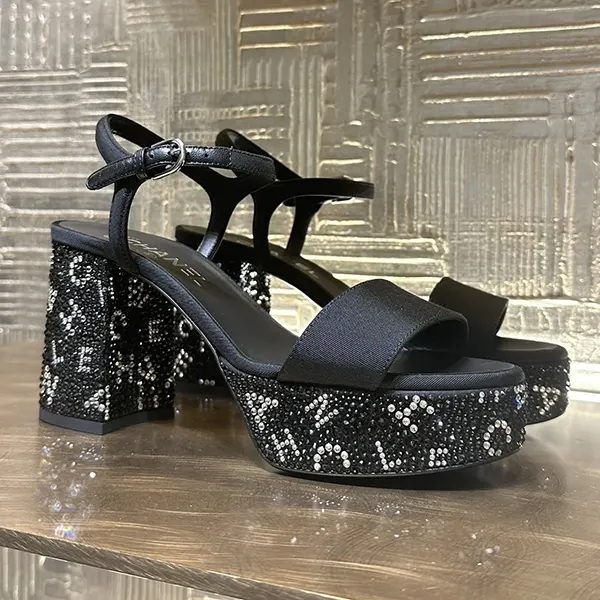 【完売間近★CHANEL】 CC ビジュー厚底サンダル シャネル CC ビジュー厚底サンダル G45365 B15306 NU665