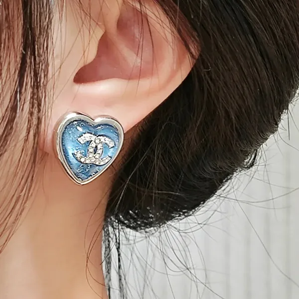 CHANEL a21b ハートピアスブルーグリーンブティック購入品 CHANEL a21b ハートピアスブルーグリーンブティック購入品